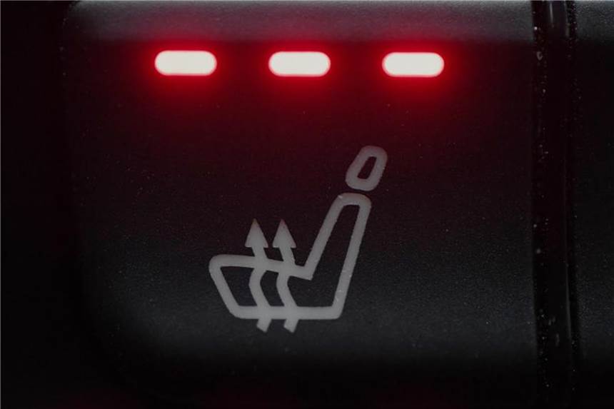 Kann die Sitzheizung im Auto Männer impotent machen? Die Benutzung von Sitzheizungen im Auto hat in der Regel keinen Einfluss auf die Qualität von Spermien. Foto: Andrea Warnecke