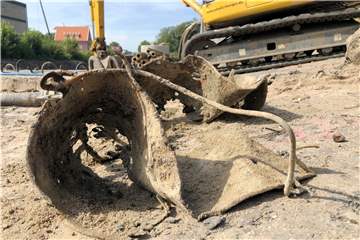 Die Bergung dieses alten Blecheimers hat die Stadt Stadtlohn 50.000 Euro gekostet. Er stand unter Blindgängerverdacht.