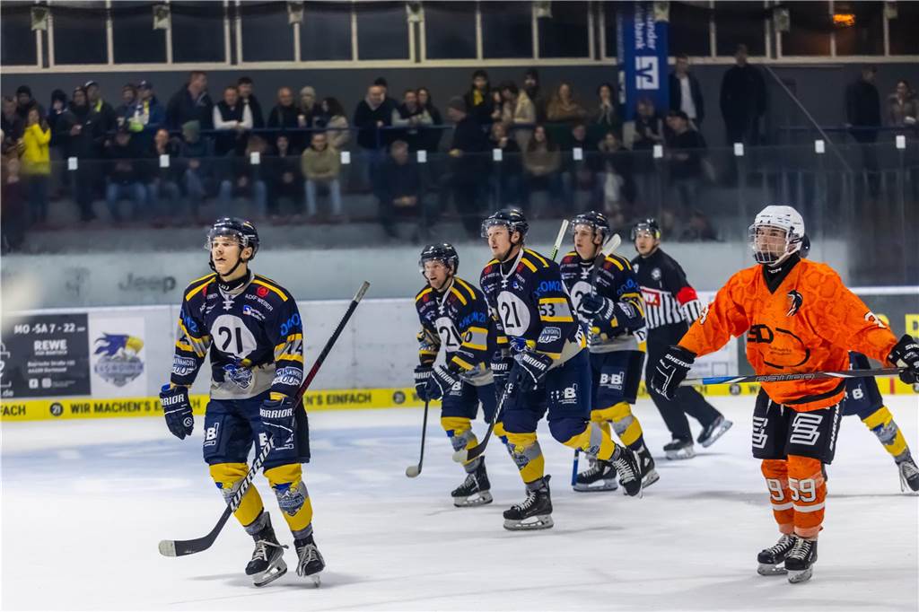 Die besten Bilder des 15:3-Eisadler-Erfolgs gegen die Dinslakener Kobras. 