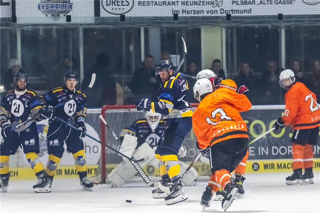 Die besten Bilder des 15:3-Eisadler-Erfolgs gegen die Disnlakener Kobras. 