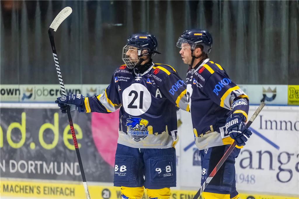 Die besten Bilder des 15:3-Eisadler-Erfolgs gegen die Disnlakener Kobras. 