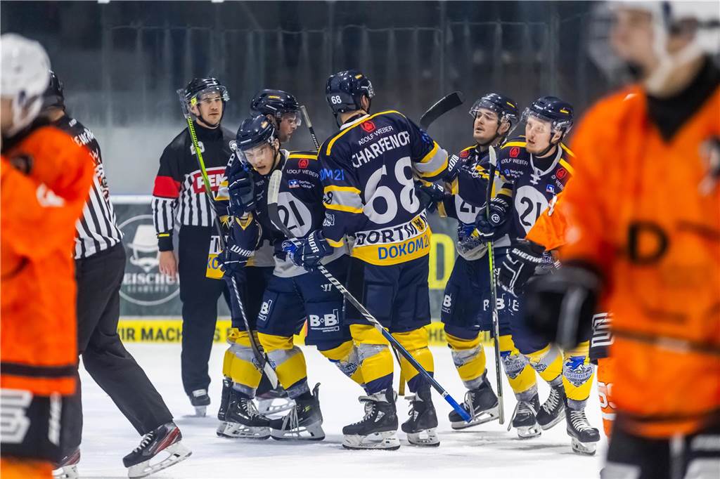 Die besten Bilder des 15:3-Eisadler-Erfolgs gegen die Disnlakener Kobras. 