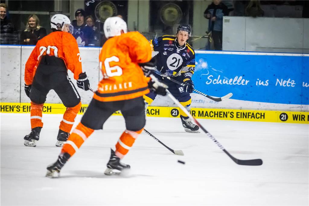 Die besten Bilder des 15:3-Eisadler-Erfolgs gegen die Disnlakener Kobras. 