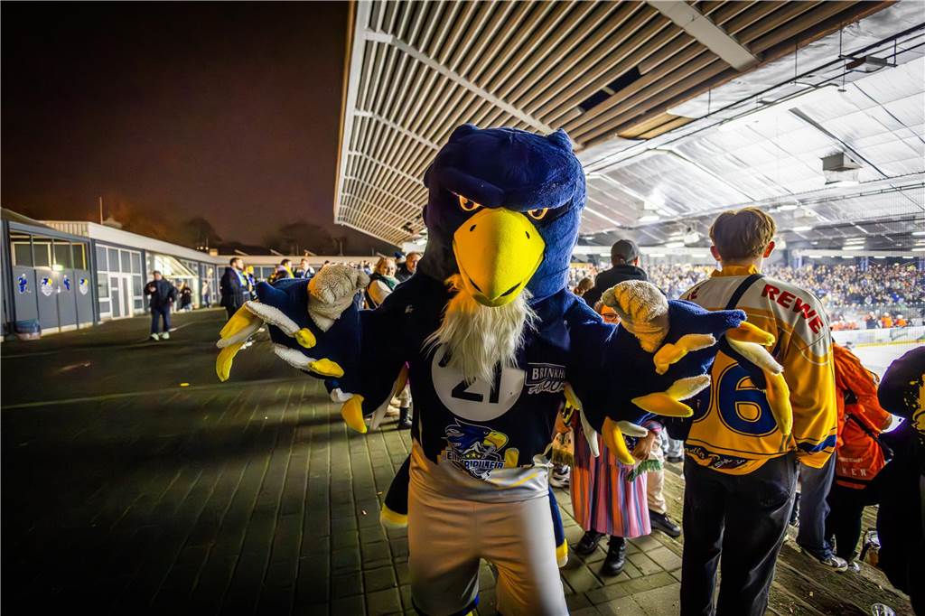 Die besten Bilder des 15:3-Eisadler-Erfolgs gegen die Disnlakener Kobras. 