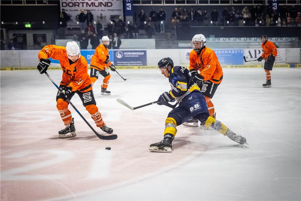Die besten Bilder des 15:3-Eisadler-Erfolgs gegen die Disnlakener Kobras. 