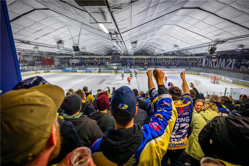 Die besten Bilder des 15:3-Eisadler-Erfolgs gegen die Disnlakener Kobras. 