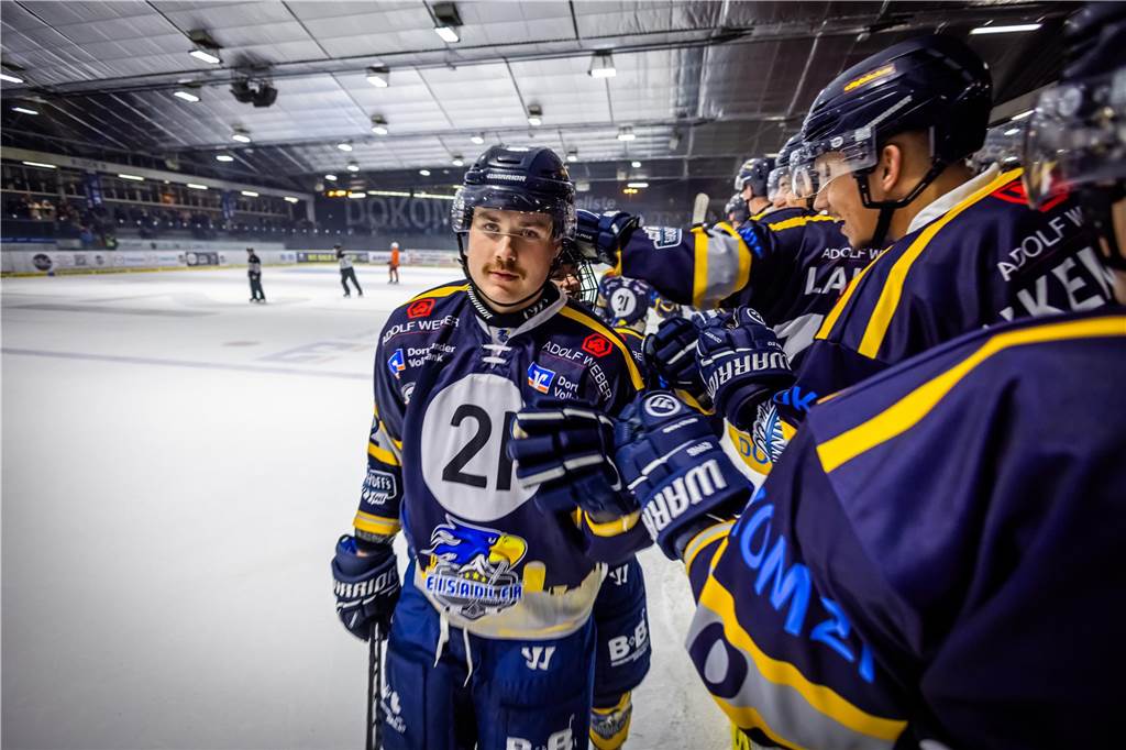 Die besten Bilder des 15:3-Eisadler-Erfolgs gegen die Disnlakener Kobras. 