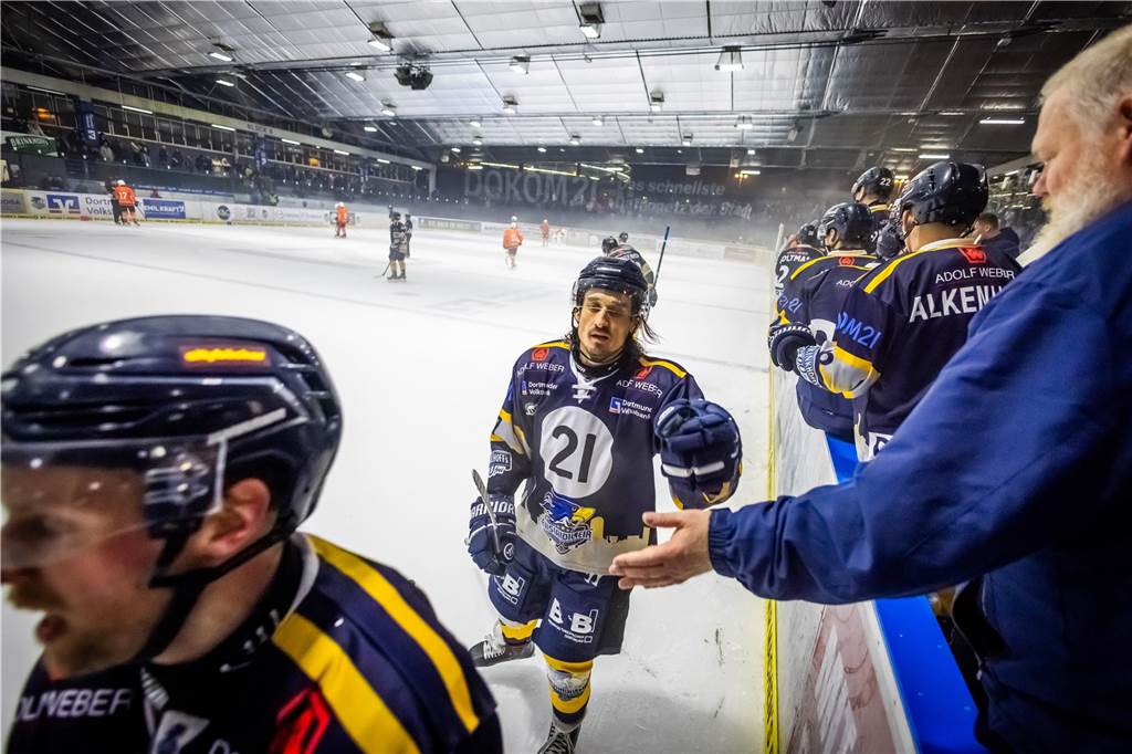 Die besten Bilder des 15:3-Eisadler-Erfolgs gegen die Disnlakener Kobras. 