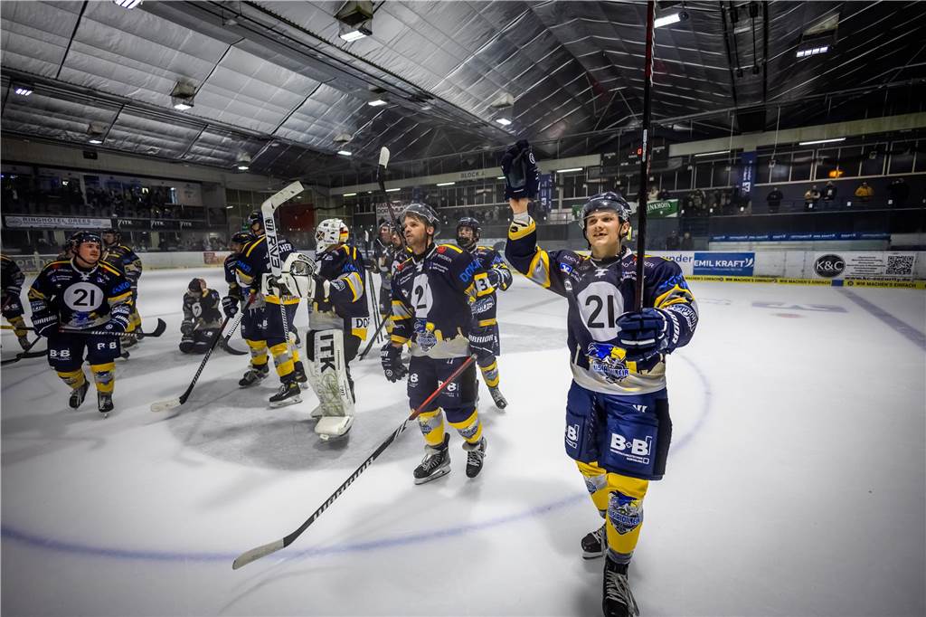 Die besten Bilder des 15:3-Eisadler-Erfolgs gegen die Disnlakener Kobras. 
