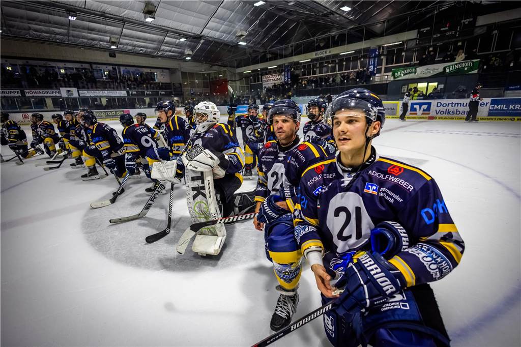 Die besten Bilder des 15:3-Eisadler-Erfolgs gegen die Disnlakener Kobras. 