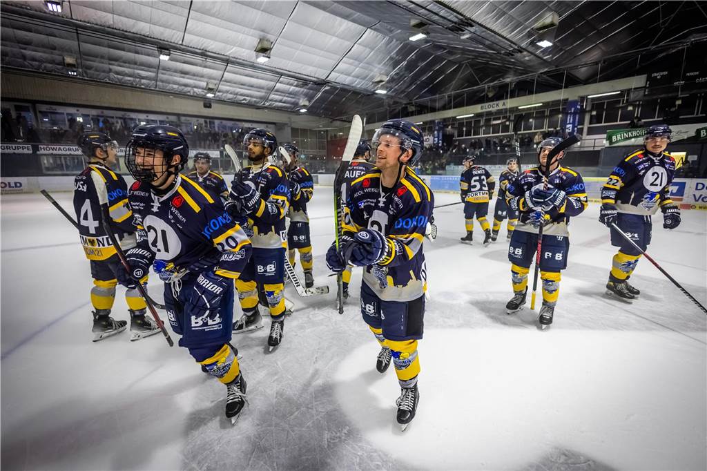 Die besten Bilder des 15:3-Eisadler-Erfolgs gegen die Disnlakener Kobras. 