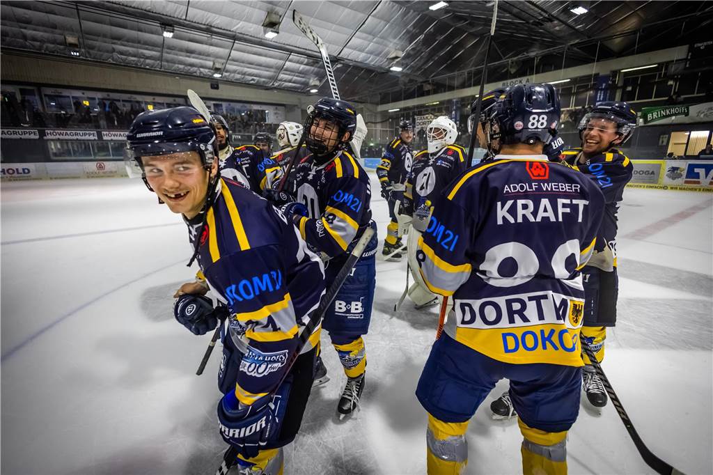 Die besten Bilder des 15:3-Eisadler-Erfolgs gegen die Disnlakener Kobras. 