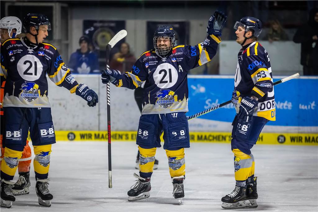 Die besten Bilder des 15:3-Eisadler-Erfolgs gegen die Disnlakener Kobras. 