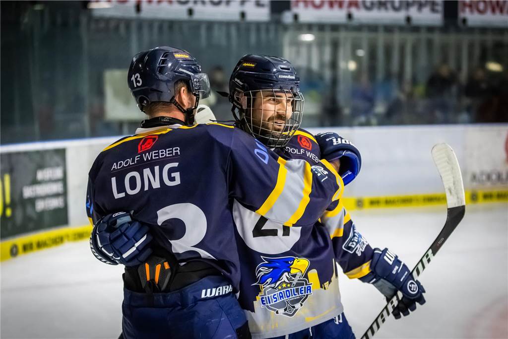 Die besten Bilder des 15:3-Eisadler-Erfolgs gegen die Disnlakener Kobras. 