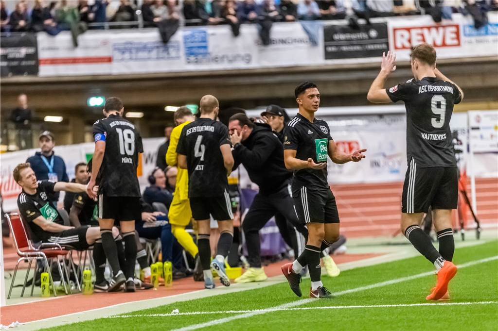 Dortmunder Hallenstadtmeisterschaft: Die besten Bilder des Endspiels Die besten Bilder des Endspiels zwischen dem FC Brünninghausen und dem ASC 09 Dortmund