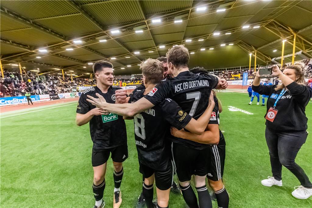 Dortmunder Hallenstadtmeisterschaft: Die besten Bilder des Endspiels Die besten Bilder des Endspiels zwischen dem FC Brünninghausen und dem ASC 09 Dortmund