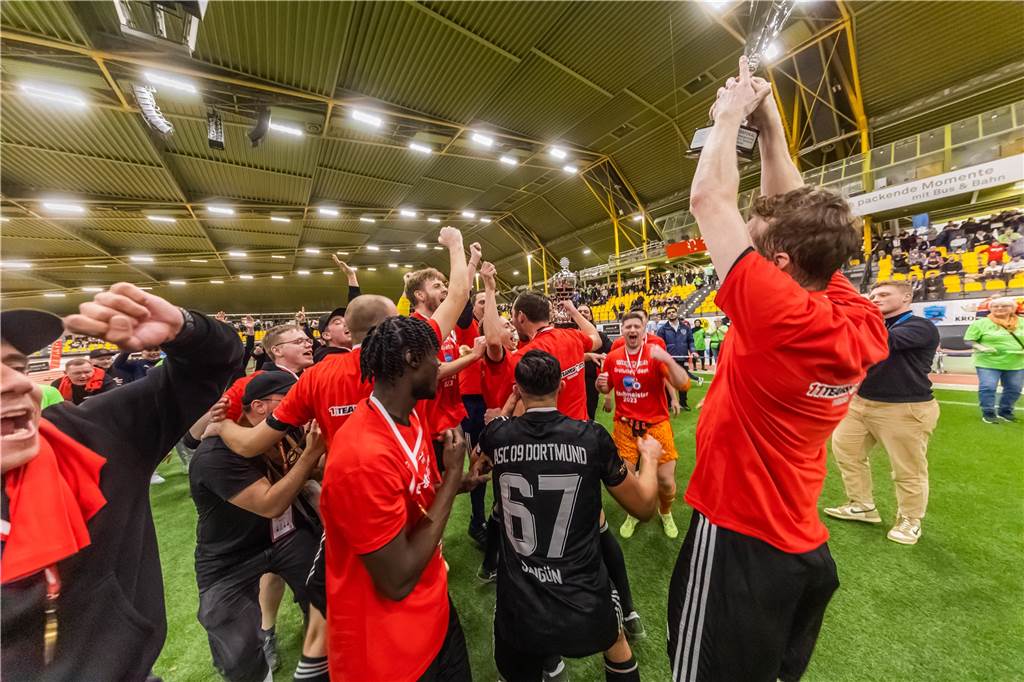 Dortmunder Hallenstadtmeisterschaft: Die besten Bilder des Endspiels Die besten Bilder des Endspiels zwischen dem FC Brünninghausen und dem ASC 09 Dortmund