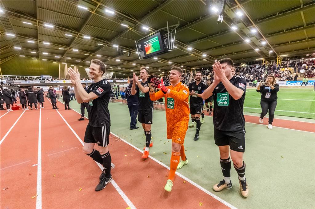 Dortmunder Hallenstadtmeisterschaft: Die besten Bilder des Endspiels Die besten Bilder des Endspiels zwischen dem FC Brünninghausen und dem ASC 09 Dortmund