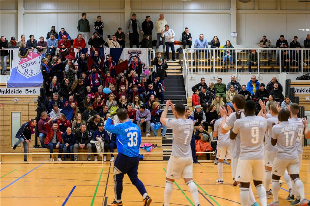 Die besten Bilder des ersten Vorrundentages aus der Halle Brackel.
