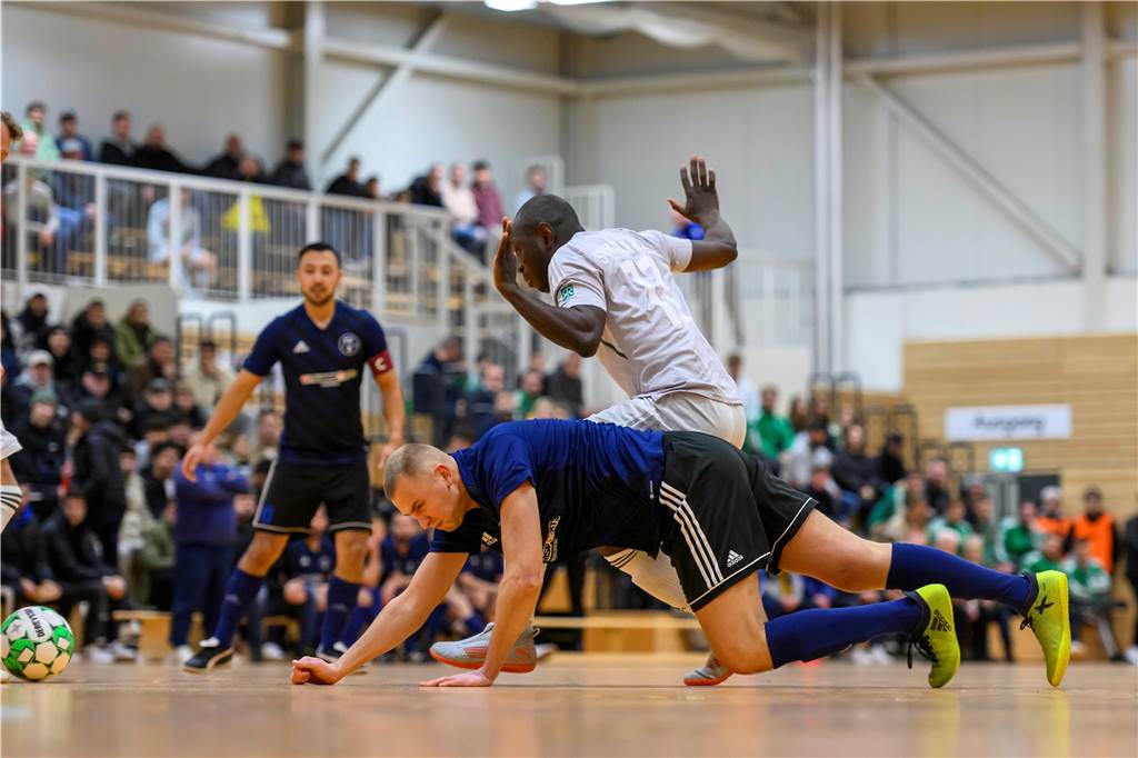 Die besten Bilder des ersten Vorrundentages aus der Halle Brackel.