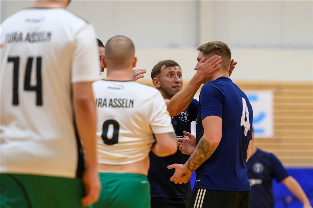 Die besten Bilder des ersten Vorrundentages aus der Halle Brackel.