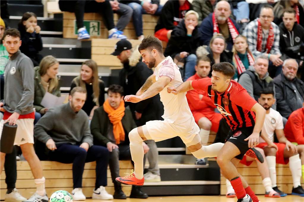 Die besten Bilder des ersten Vorrundentages aus der Halle Kreuzstraße.
