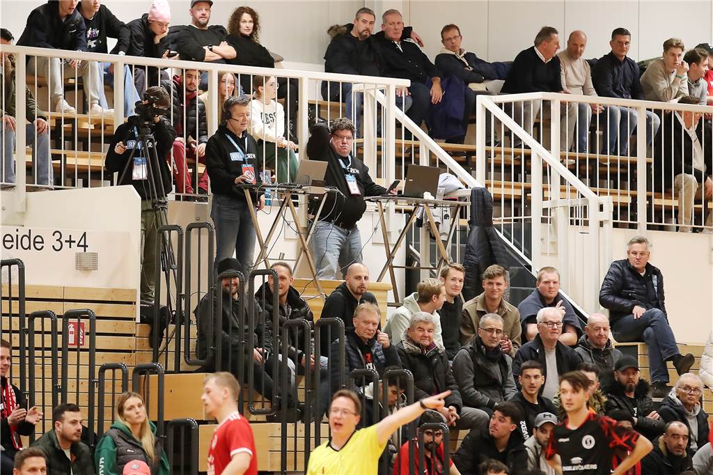 Die besten Bilder des ersten Vorrundentages aus der Halle Kreuzstraße.