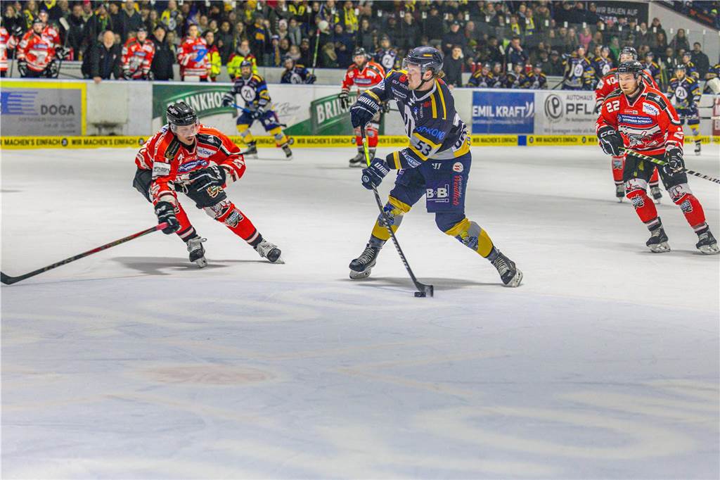 Dortmund erlebt Rekord-Kulisse bei den Eisadlern: Viele Fotos vom Finalspiel Die besten Bilder vom Eisadler-Erfolg gegen die Ratinger Ice Aliens (4:2) in Playoff-Spiel drei. 3300 Zuschauer waren im Eissportzentrum an der Westfalenhalle - Rekordkulisse.
