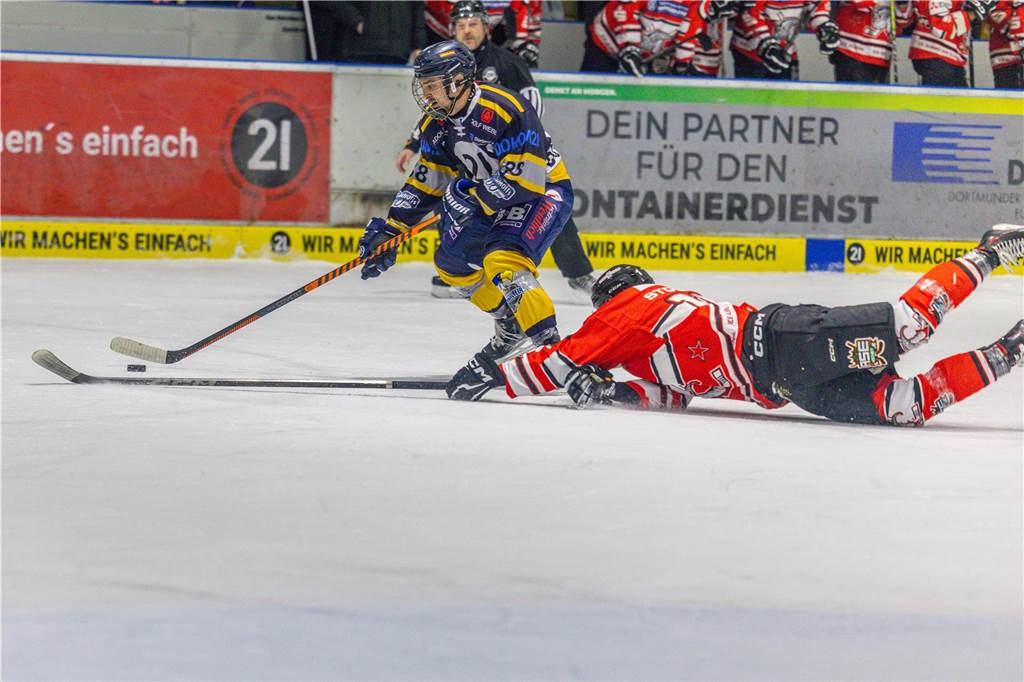 Dortmund erlebt Rekord-Kulisse bei den Eisadlern: Viele Fotos vom Finalspiel Die besten Bilder vom Eisadler-Erfolg gegen die Ratinger Ice Aliens (4:2) in Playoff-Spiel drei. 3300 Zuschauer waren im Eissportzentrum an der Westfalenhalle - Rekordkulisse.