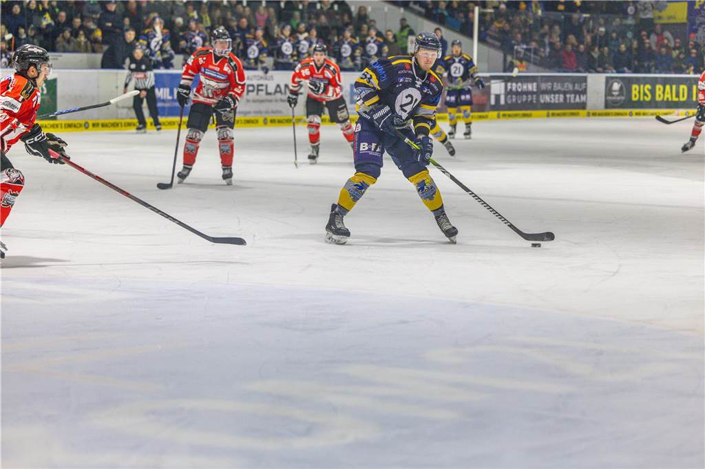 Dortmund erlebt Rekord-Kulisse bei den Eisadlern: Viele Fotos vom Finalspiel Die besten Bilder vom Eisadler-Erfolg gegen die Ratinger Ice Aliens (4:2) in Playoff-Spiel drei. 3300 Zuschauer waren im Eissportzentrum an der Westfalenhalle - Rekordkulisse.