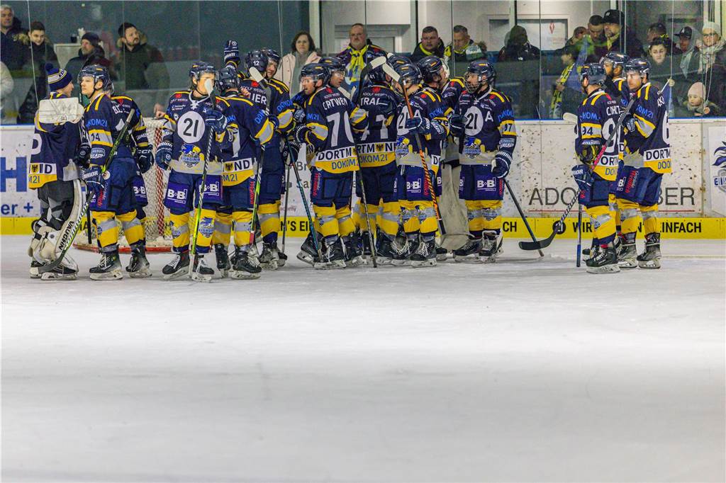 Dortmund erlebt Rekord-Kulisse bei den Eisadlern: Viele Fotos vom Finalspiel Die besten Bilder vom Eisadler-Erfolg gegen die Ratinger Ice Aliens (4:2) in Playoff-Spiel drei. 3300 Zuschauer waren im Eissportzentrum an der Westfalenhalle - Rekordkulisse.