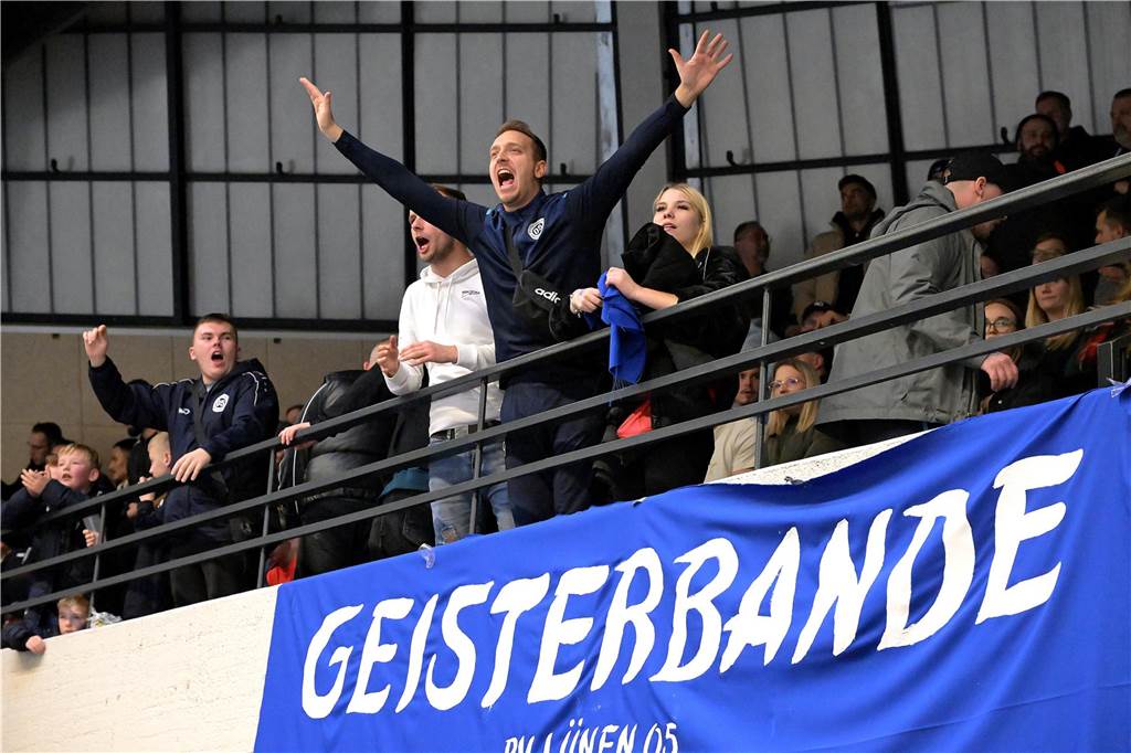 Die besten Bilder vom ersten Tag der Hallenstadtmeisterschaft Lünen.