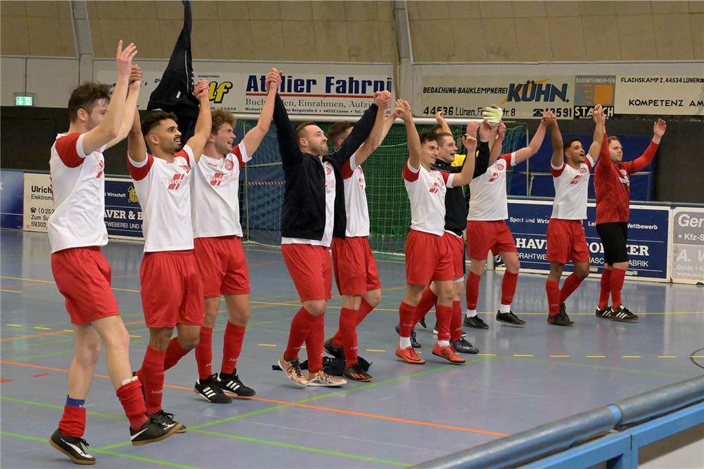 Die besten Bilder vom ersten Tag der Hallenstadtmeisterschaft Lünen.