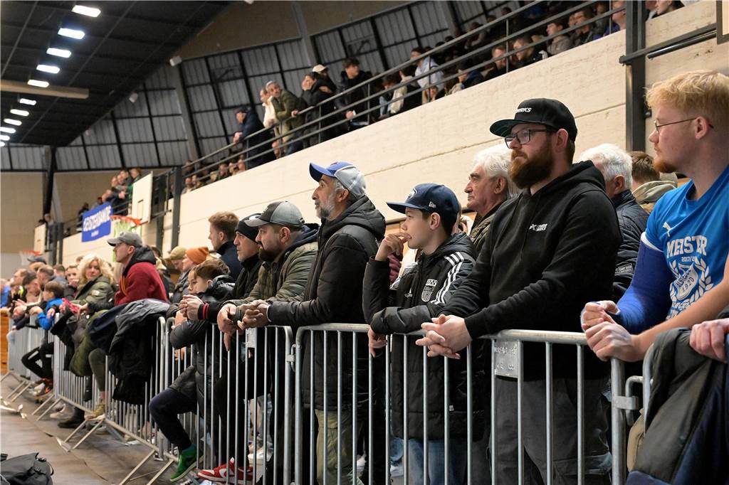 Die besten Bilder vom ersten Tag der Hallenstadtmeisterschaft Lünen.