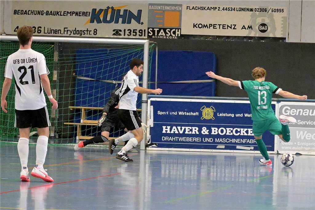 Die besten Bilder vom ersten Tag der Hallenstadtmeisterschaft Lünen.