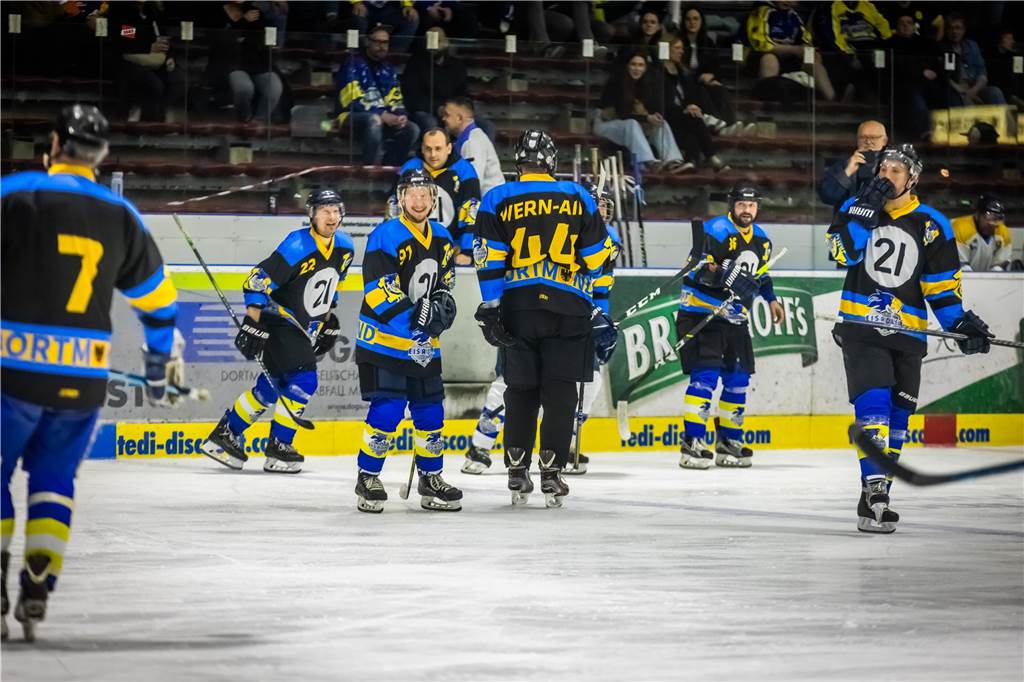 Die besten Bilder vom Jubiläumsspiel der Eisadler.