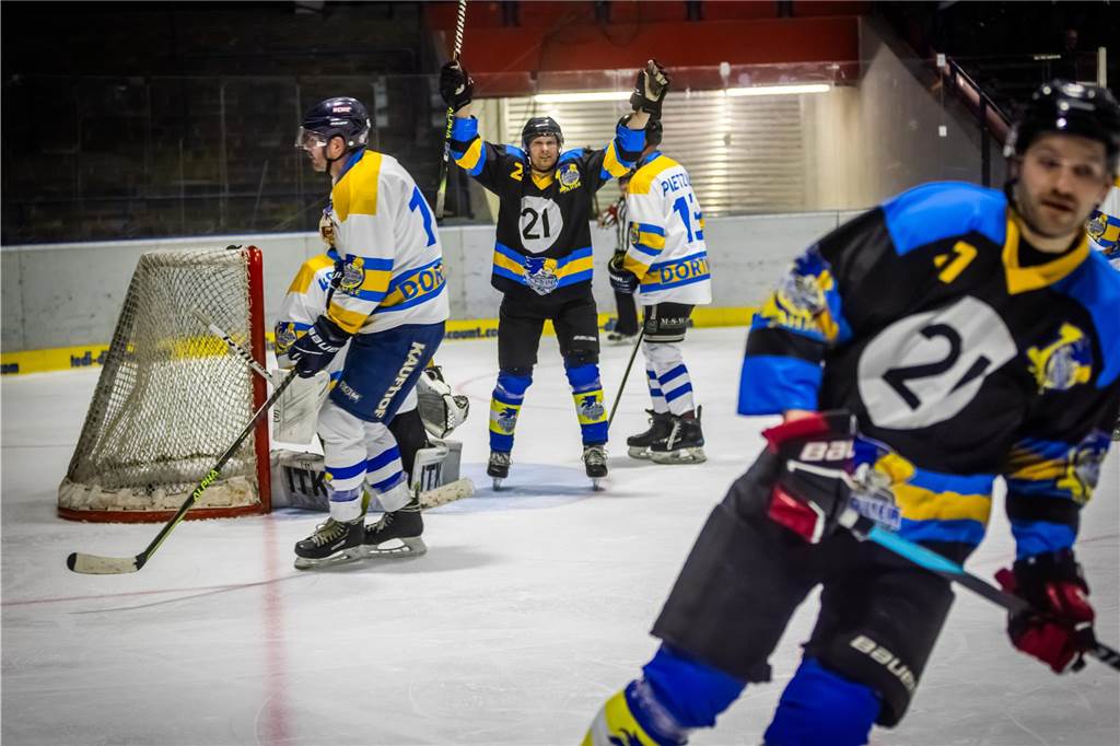 Die besten Bilder vom Jubiläumsspiel der Eisadler.