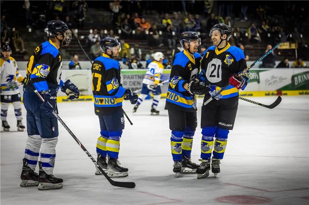 Die besten Bilder vom Jubiläumsspiel der Eisadler.