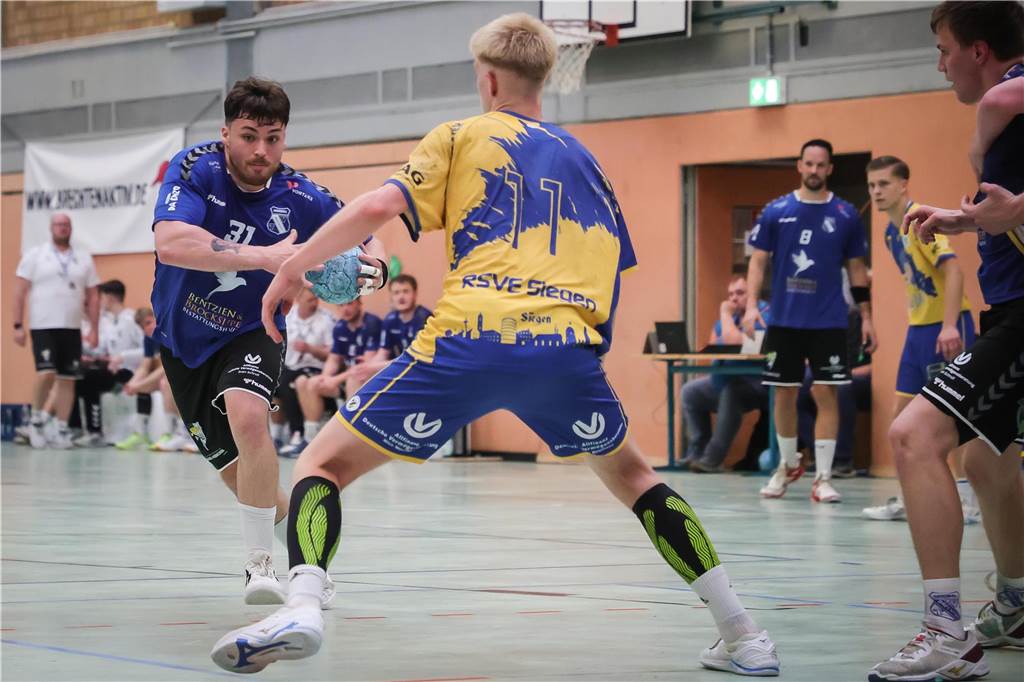 Die besten Bilder vom Relegationsspiel des TV Brechten gegen RSVE Siegen. 