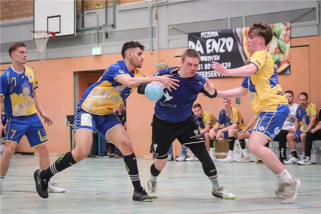 Die besten Bilder vom Relegationsspiel des TV Brechten gegen RSVE Siegen. 