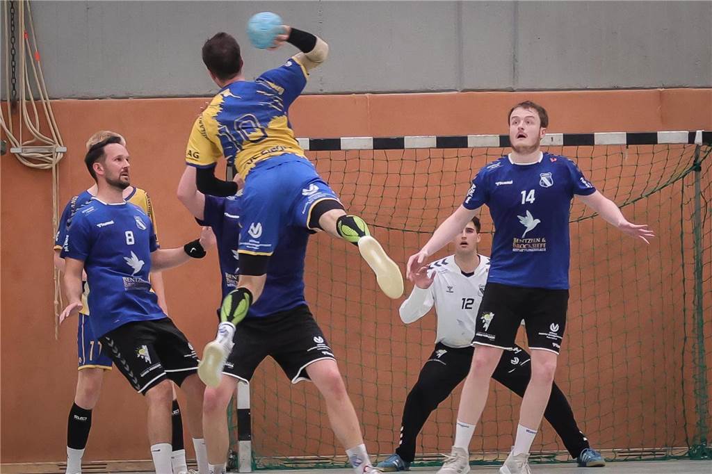 Die besten Bilder vom Relegationsspiel des TV Brechten gegen RSVE Siegen. 