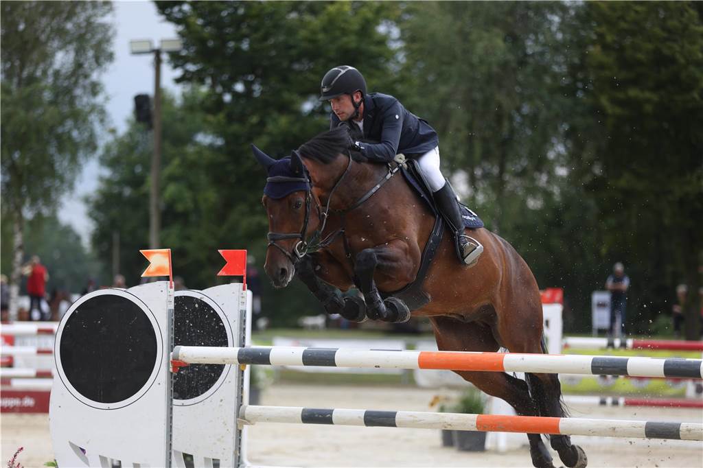Die besten Bilder vom S*-Springen am Freitag der Vinnumer Reitertage 2024.