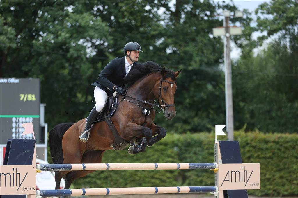 Die besten Bilder vom S*-Springen am Freitag der Vinnumer Reitertage 2024.