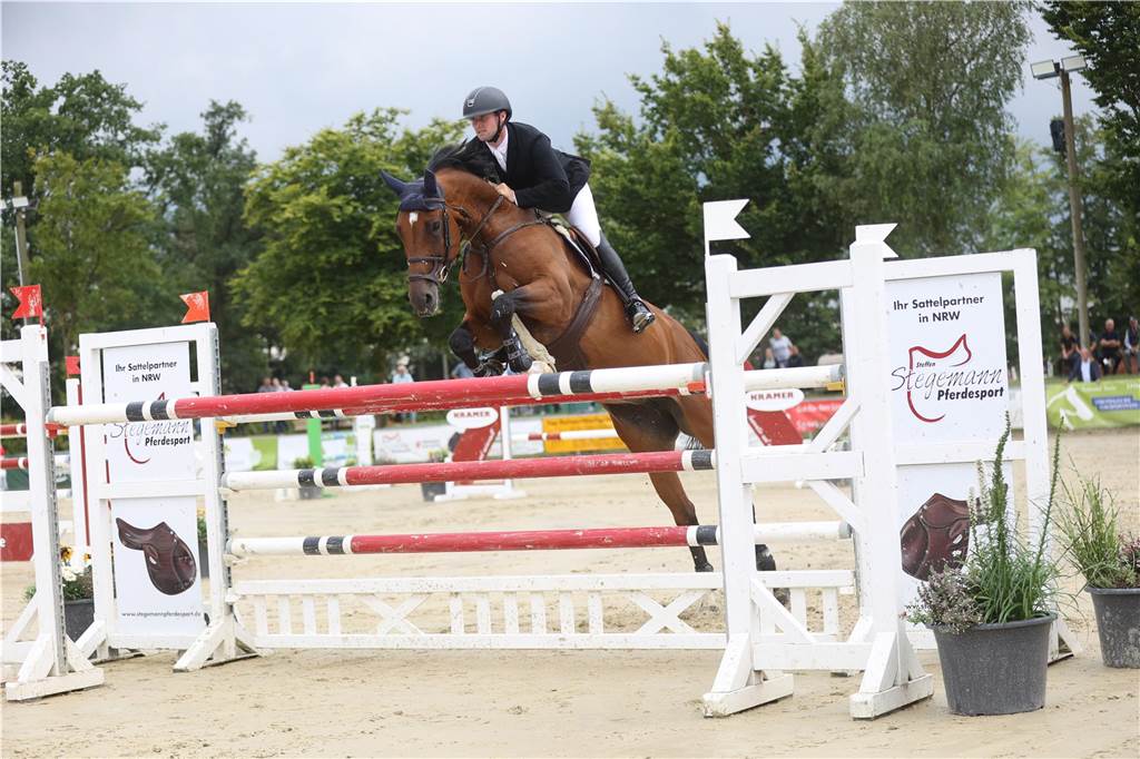Die besten Bilder vom S*-Springen am Freitag der Vinnumer Reitertage 2024.