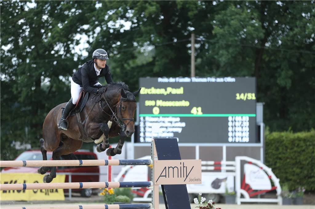 Die besten Bilder vom S*-Springen am Freitag der Vinnumer Reitertage 2024.