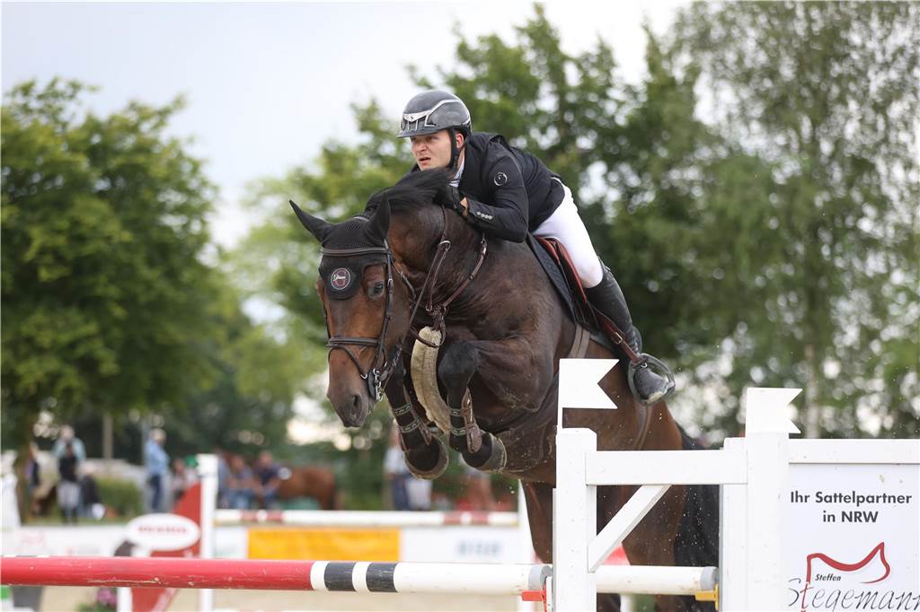 Die besten Bilder vom S*-Springen am Freitag der Vinnumer Reitertage 2024.