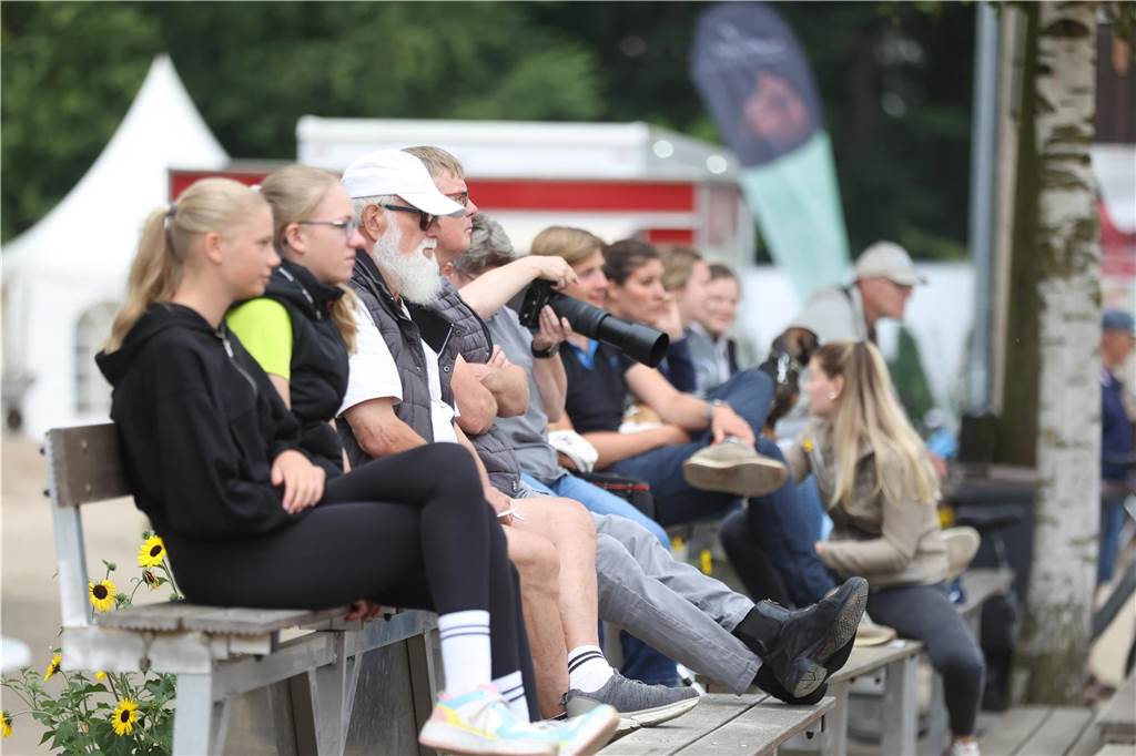 Die besten Bilder vom S*-Springen am Freitag der Vinnumer Reitertage 2024.