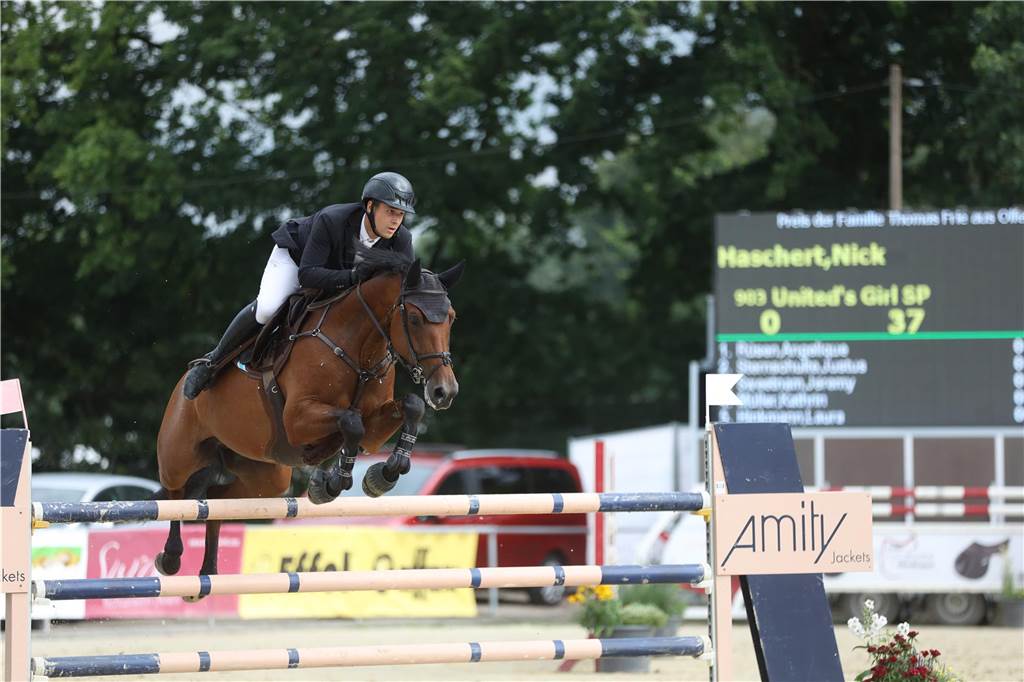 Die besten Bilder vom S*-Springen am Freitag der Vinnumer Reitertage 2024.