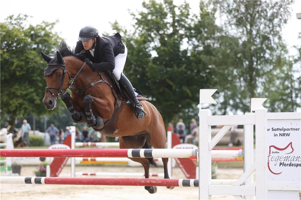 Die besten Bilder vom S*-Springen am Freitag der Vinnumer Reitertage 2024.