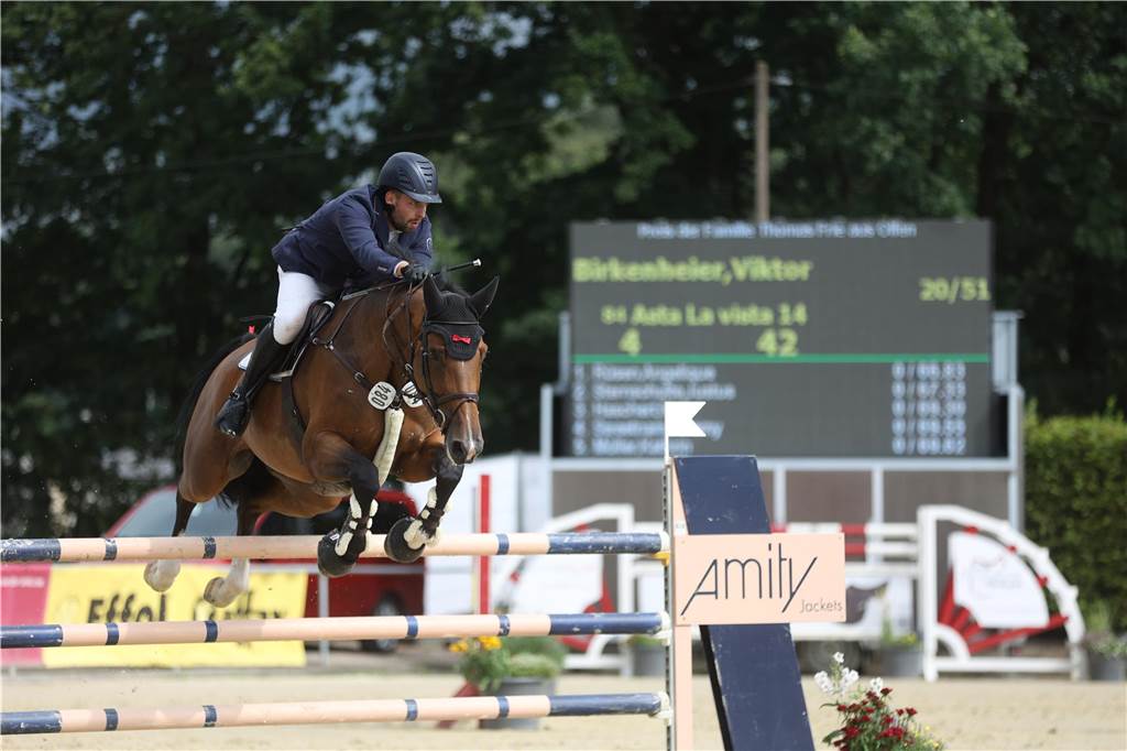 Die besten Bilder vom S*-Springen am Freitag der Vinnumer Reitertage 2024.